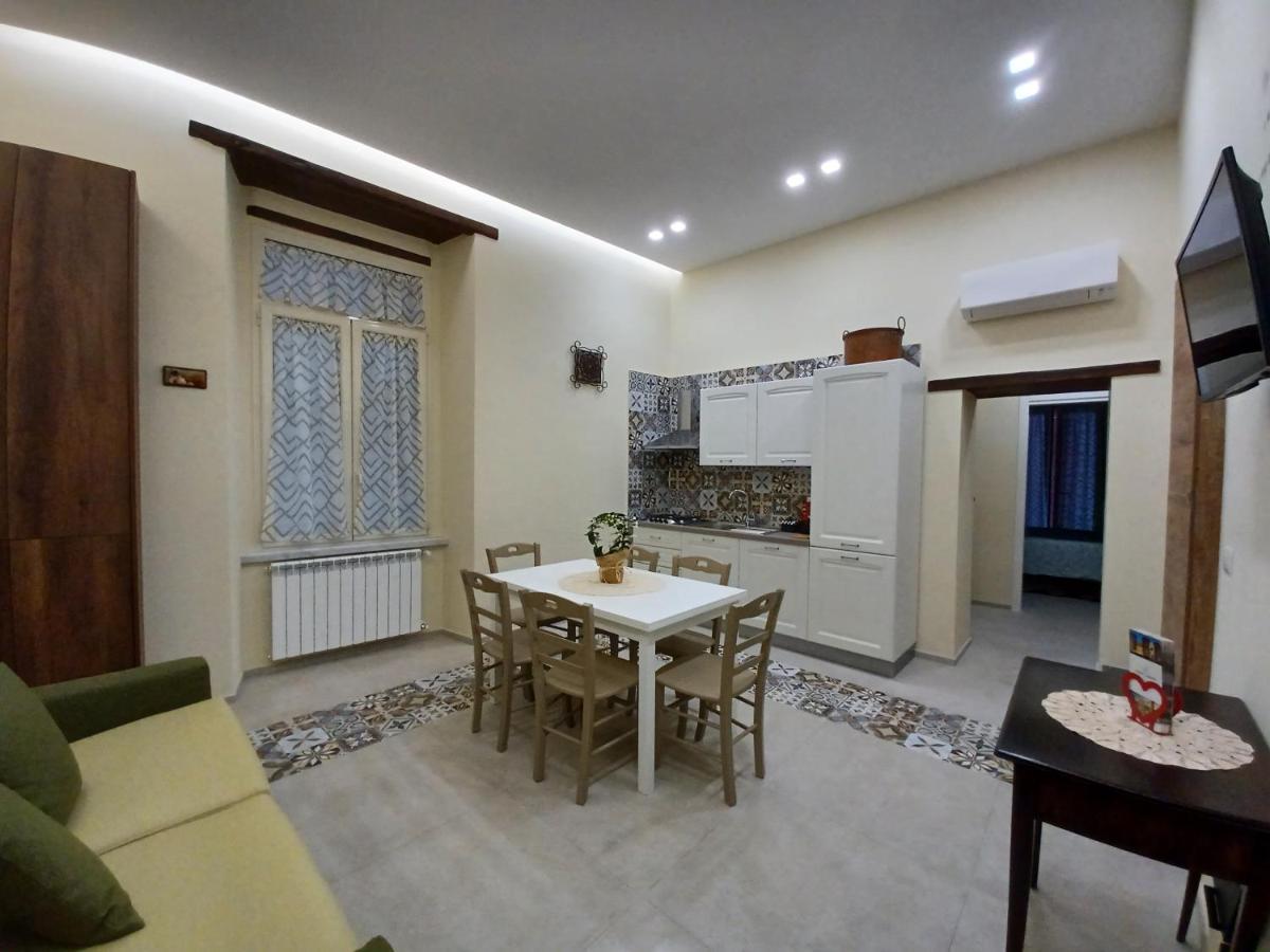 Dimora Lazzarella Apartment เนเปิลส์ ภายนอก รูปภาพ